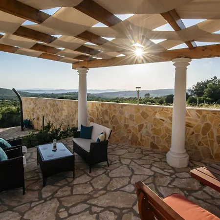度假居 Beautiful Holiday In With Swimming Pool *